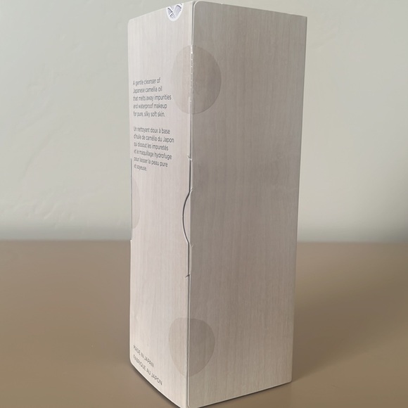 Tatcha Camellia Cleansing - Picture 2 of 4